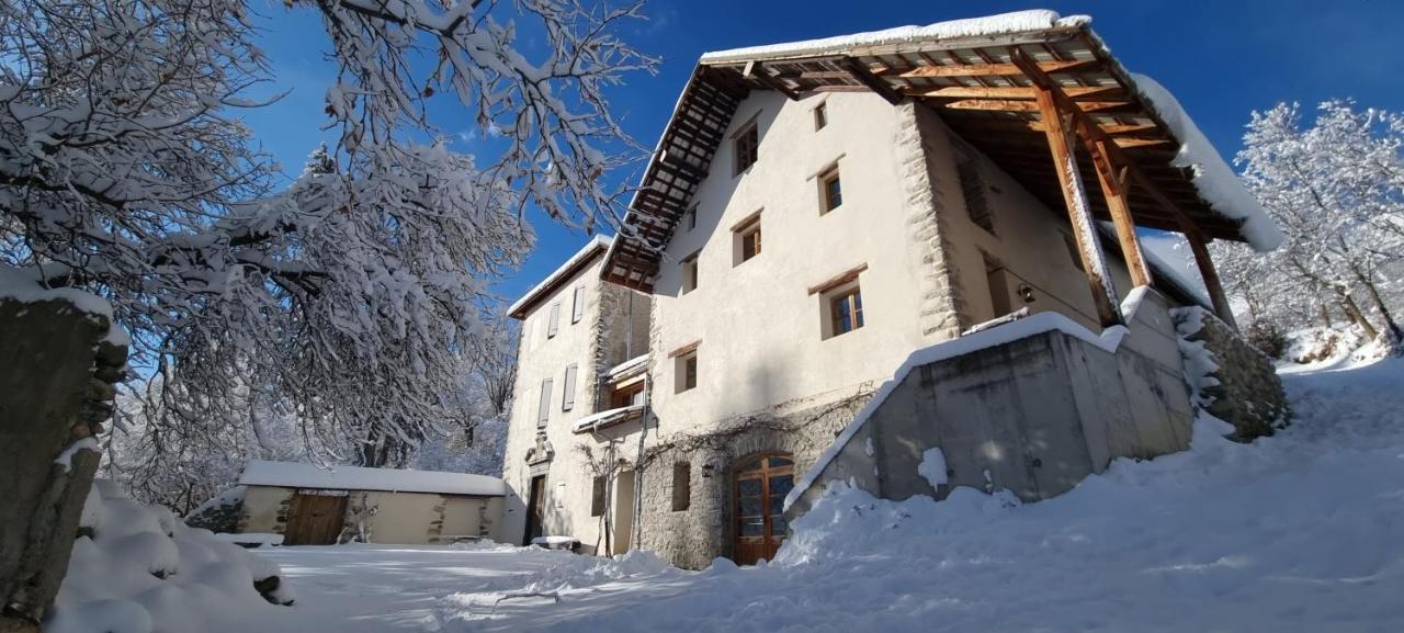 Maison Cimarron Bed & Breakfast Chateauroux-les-Alpes Dış mekan fotoğraf